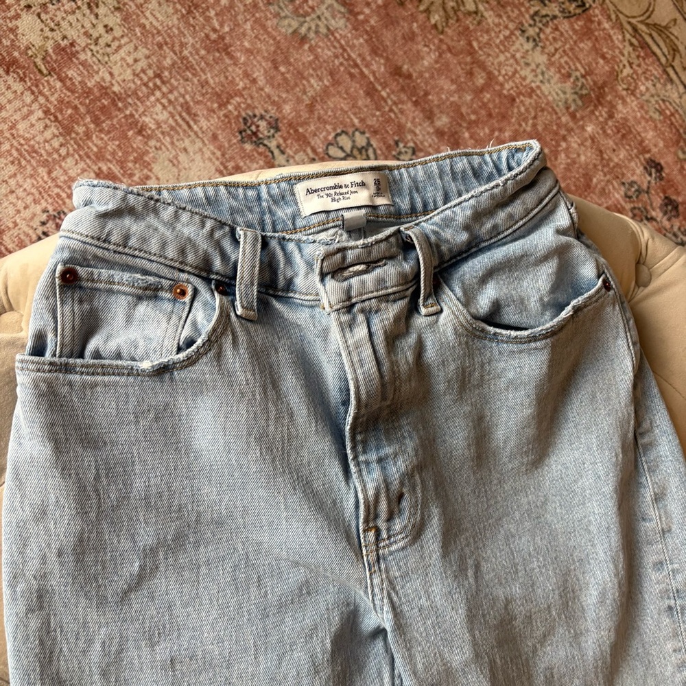 Abercrombie Curve Love High Rise 90s Relaxed Jean